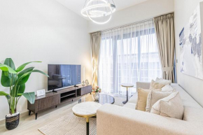 Luxurious 1BR Living in Azizi Riviera 39